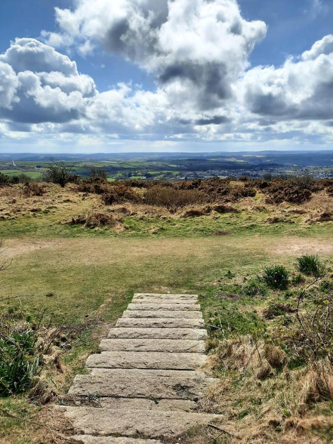 Summit Camping Kit Hill Cornwall Panoramic Views Grass Pitch From 15Pn Or Bella Bell Tent 75Pn Callington المظهر الخارجي الصورة