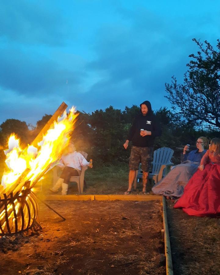 Summit Camping Kit Hill Cornwall Panoramic Views Grass Pitch From 15Pn Or Bella Bell Tent 75Pn Callington المظهر الخارجي الصورة