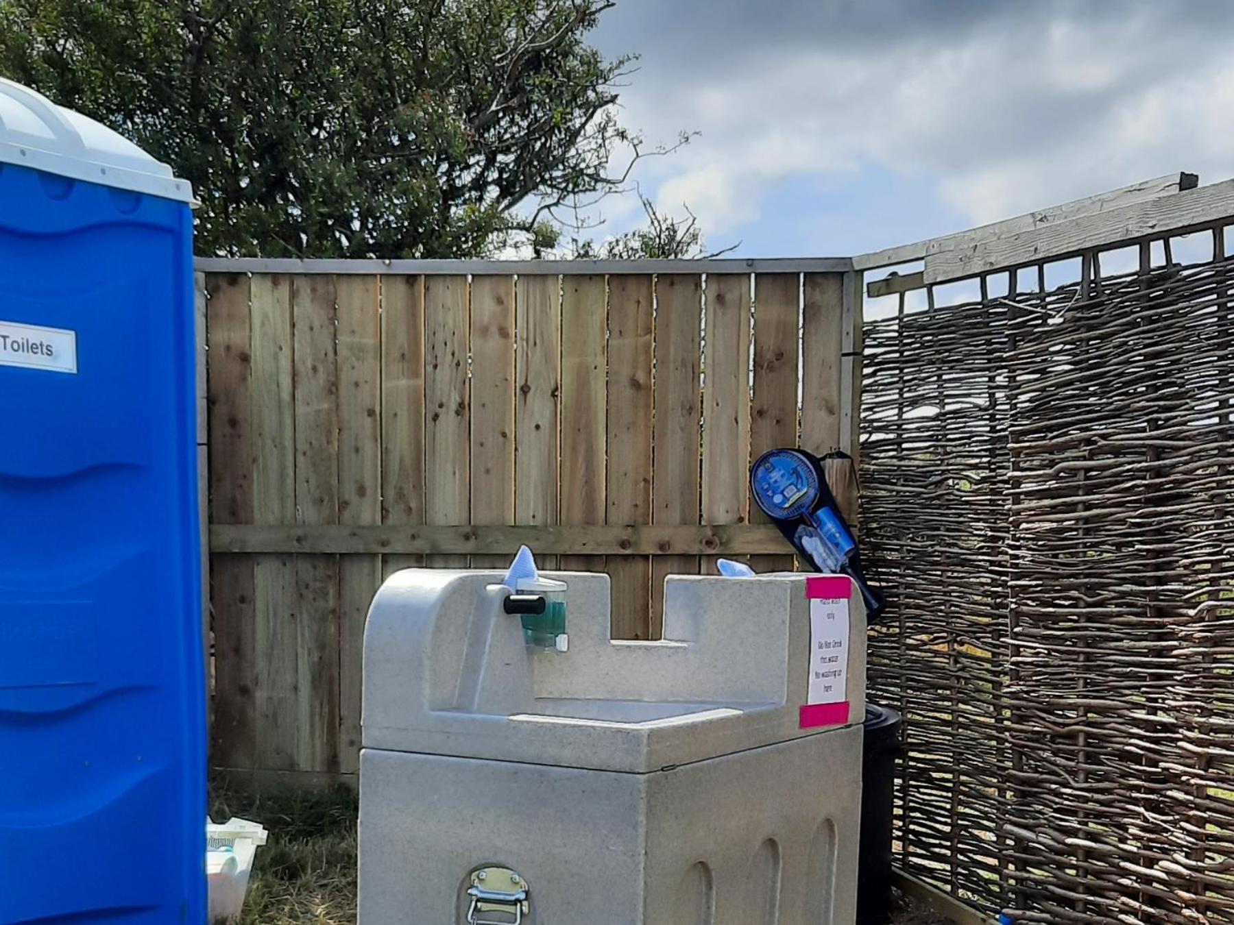 Summit Camping Kit Hill Cornwall Panoramic Views Grass Pitch From 15Pn Or Bella Bell Tent 75Pn Callington المظهر الخارجي الصورة